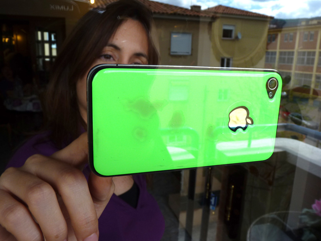 Capa de iPhone para Fixar em Vidros - Resin Skin Capa de iPhone para Fixar em Vidros - Resin Skin