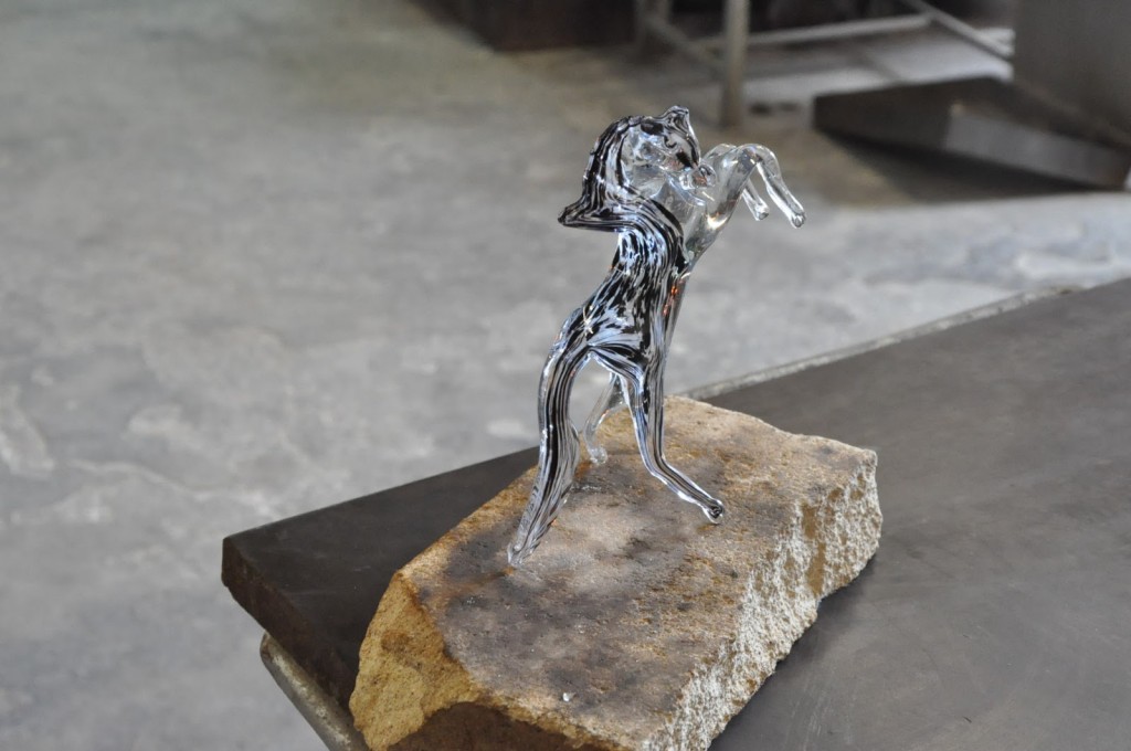 escultura-de-cavalo-em-vidro-murano-por-mauricio-ouyama