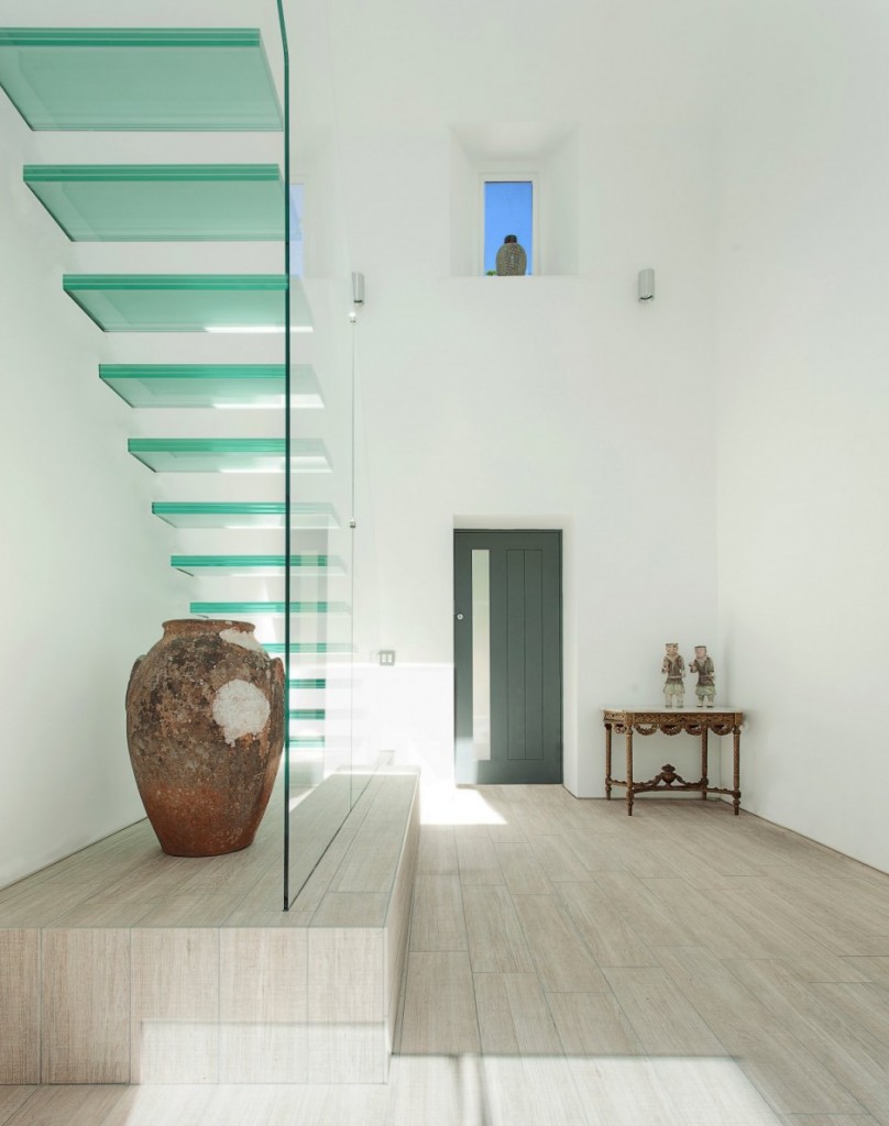 escada-com-degraus-e-guarda-corpo-de-vidro-casa-em-winchester-inglaterra-pelos-arquitetos-do-ar-design