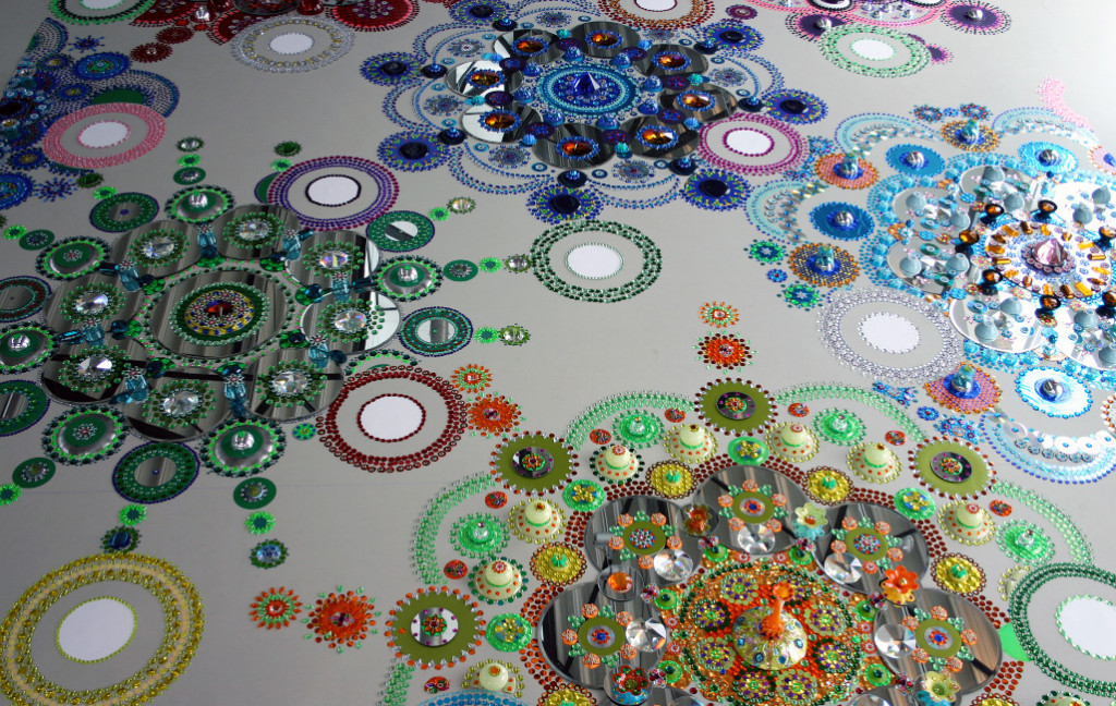 arte-com-mandalas-de-espelho-por-suzan-drummen