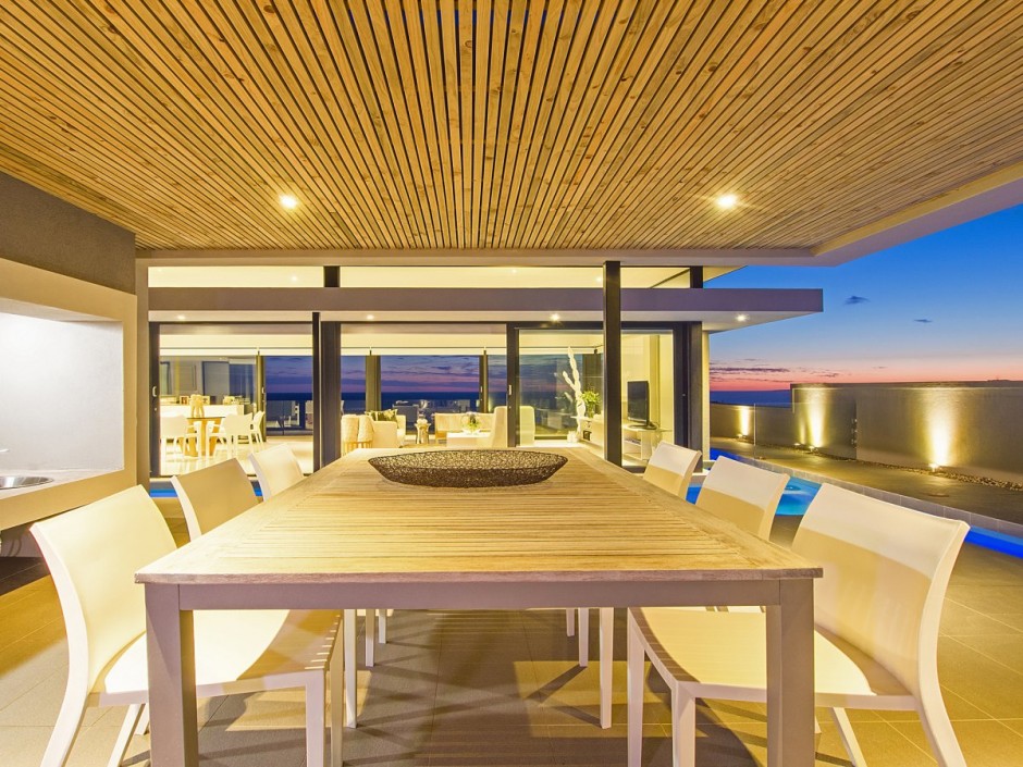 decoracao-varanda-de-moderna-casa-de-vidro-em-mossel-bay-africa-do-sul